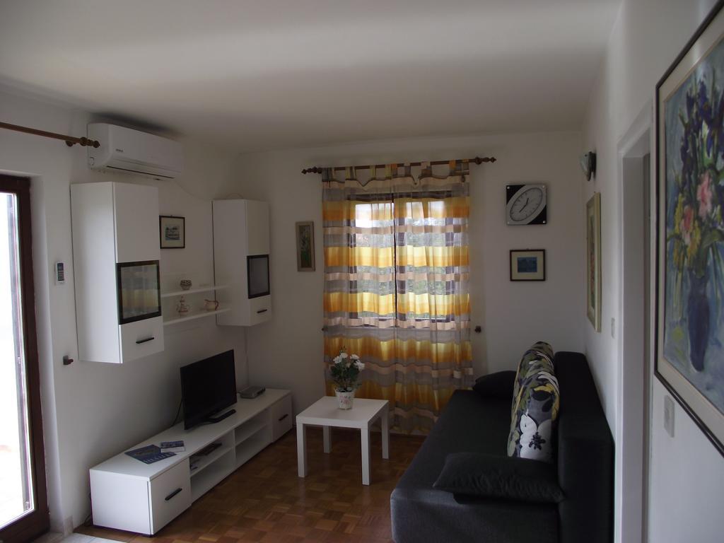 Apartment Tanja Вела-Лука Экстерьер фото
